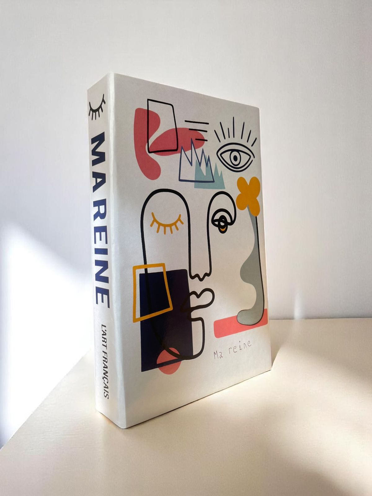 Ma Reine FAKE Book