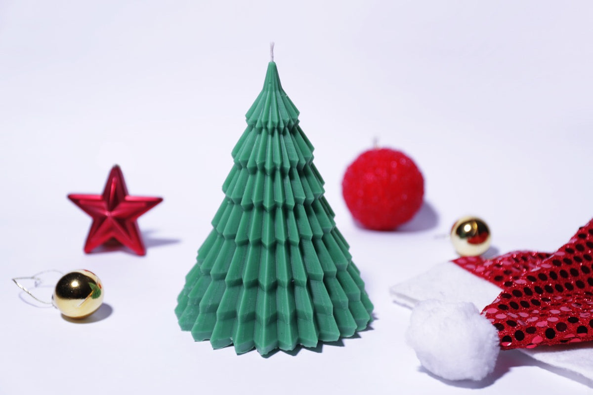 Sweeping Christmas Tree Candle