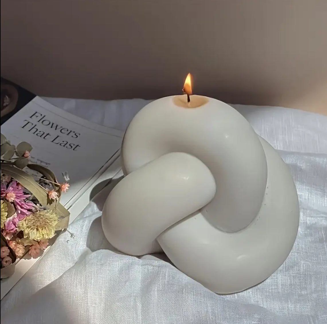 Large Knot Candle