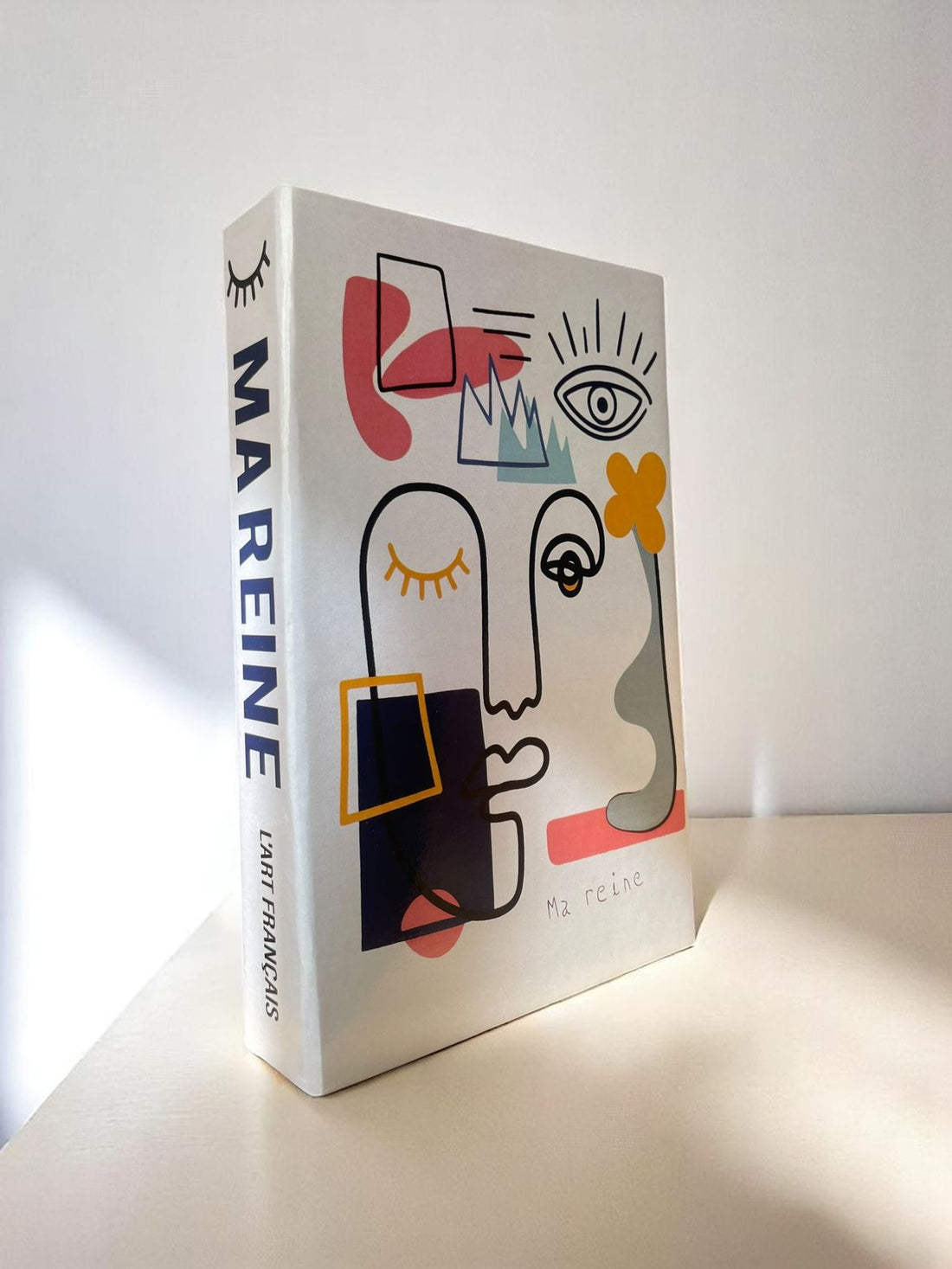 Ma Reine FAKE Book