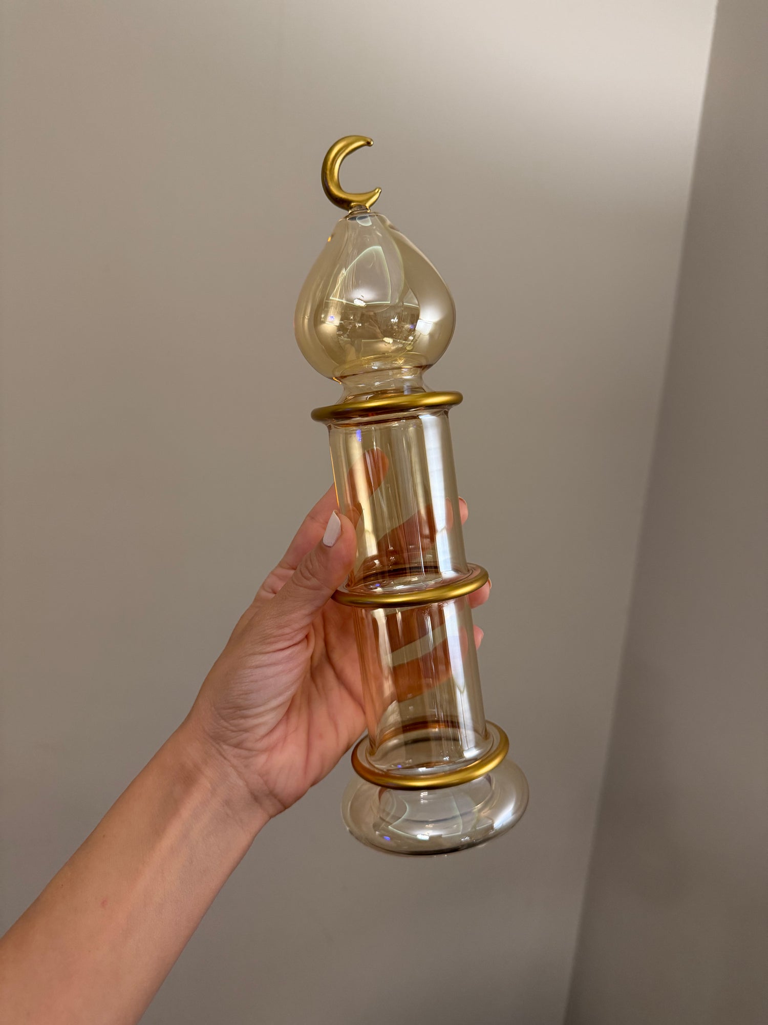 Saffron Crescent Pillar